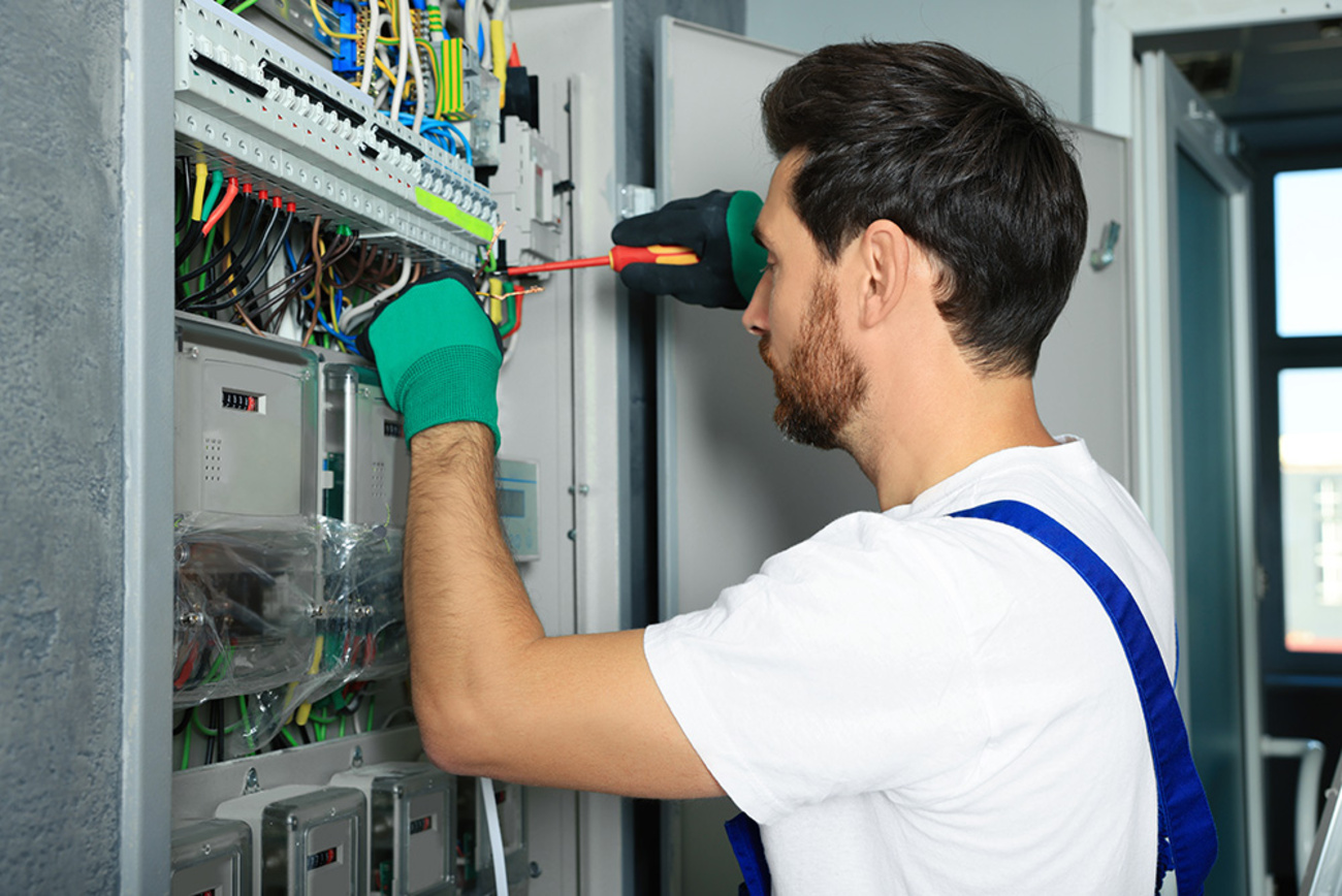 Nieder­spannungs­anlagen bei Elektro Rossek Andrew in Arnstorf